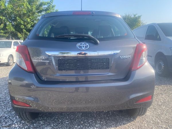 Toyota Yaris 2012 - Image 5